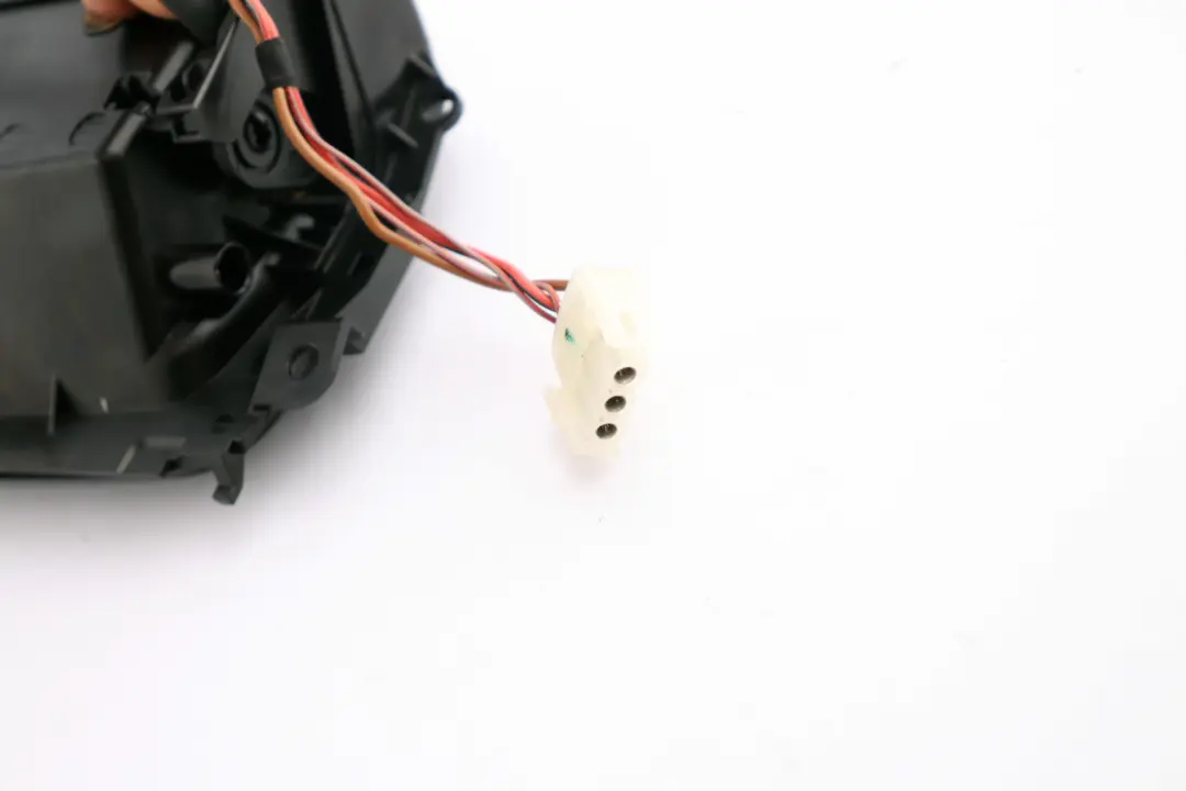 Ashtray Centre Console Titan 90 Silver to BMW 3 Series 10 E90 E91 with Part number 6970136 BMW 3 Series 10 E90 E91 Ashtray Centre Console Titan 90 Silver - SKU rhd-6970136-10 - Part number 6970136