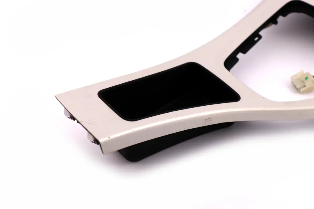 Ashtray Centre Console Cover Brushed Aluminium Silver to BMW 3 Series 2 E90 E91 with Part number 6982447 BMW 3 Series 2 E90 E91 Ashtray Centre Console Cover Brushed Aluminium Silver - SKU rhd-6982447-2 - Part number 6982447