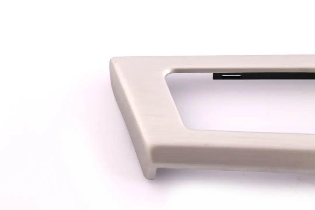 Dashboard Brushed Aluminium Right O/S to BMW 3 Series 7 E90 E91 E92 Cover with Part number 6982456 BMW 3 Series 7 E90 E91 E92 Cover Dashboard Brushed Aluminium Right O/S - SKU rhd-6982456-7 - Part number 6982456