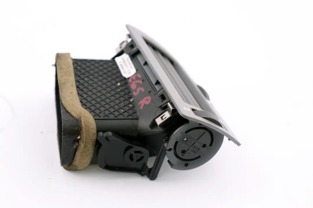 Fresh Air Grille Right O/S Dark Silver to BMW 7 Series E65 E66 E67 Cover with Part number 7007228 BMW 7 Series E65 E66 E67 Cover Fresh Air Grille Right O/S Dark Silver - SKU rhd-7007228 - Part number 7007228