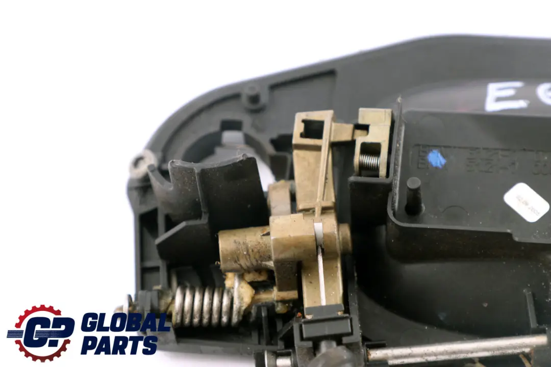 Carrier Outside Door Handle Right O/S Bracket 7008888 to BMW 6 Series E63 E64 with Part number 7268446 BMW 6 Series E63 E64 Carrier Outside Door Handle Right O/S Bracket 7008888 - SKU rhd-7008888 - Part number 7268446