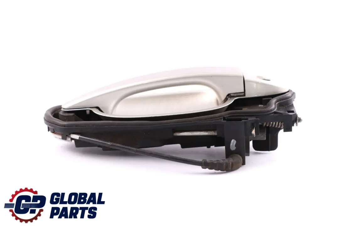 Complete Right O/S Grab Handle Door Mineralsilber Silver to BMW 6 Series E63 E64 with Part number 7008893 BMW 6 Series E63 E64 Complete Right O/S Grab Handle Door Mineralsilber Silver - SKU rhd-7008893-MS - Part number 7008893