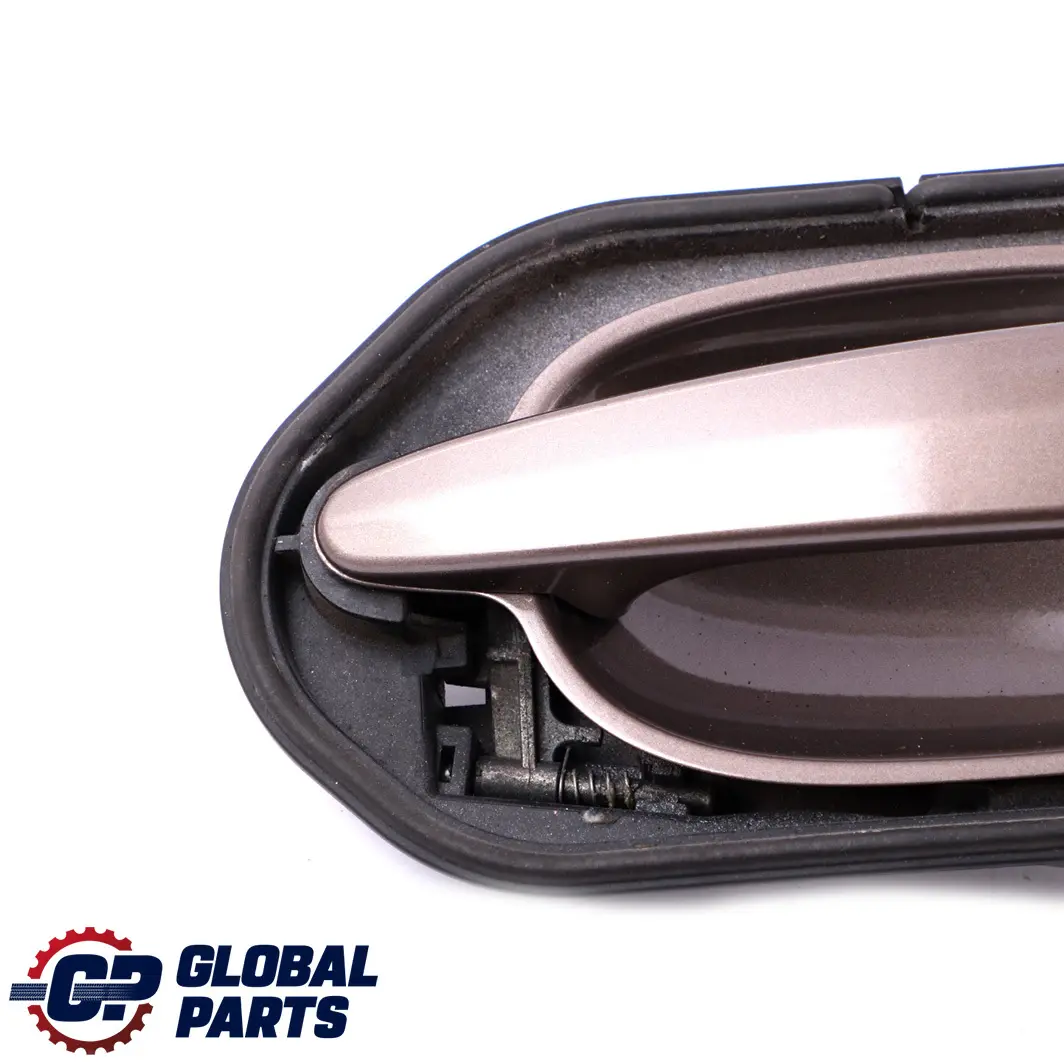 Front Right Grab Handle O/S Amethystgrau Metallic A09 to BMW 5 Series E60 E61 with Part number 7034469 BMW 5 Series E60 E61 Front Right Grab Handle O/S Amethystgrau Metallic A09 - SKU rhd-7034469-AG - Part number 7034469