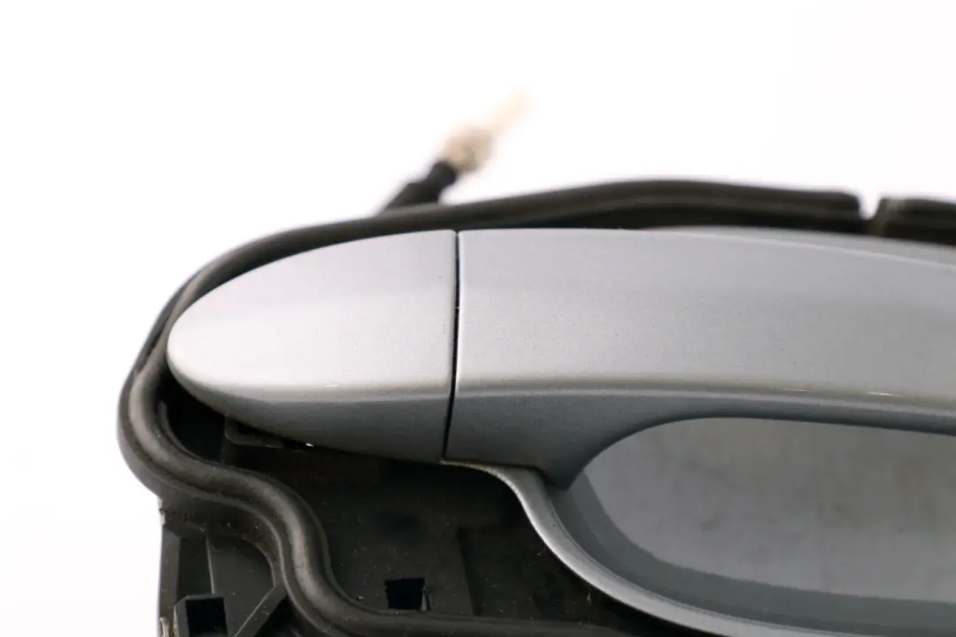 Complete Front Left Grab Handle N/S Silbergrau Grey to BMW 5 Series E60 E61 LCI with Part number 7034469 BMW 5 Series E60 E61 LCI Complete Front Left Grab Handle N/S Silbergrau Grey - SKU rhd-7034469-SBG - Part number 7034469