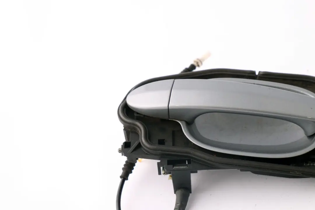 Complete Front Left Grab Handle N/S Silbergrau Grey to BMW 5 Series E60 E61 LCI with Part number 7034469 BMW 5 Series E60 E61 LCI Complete Front Left Grab Handle N/S Silbergrau Grey - SKU rhd-7034469-SBG - Part number 7034469