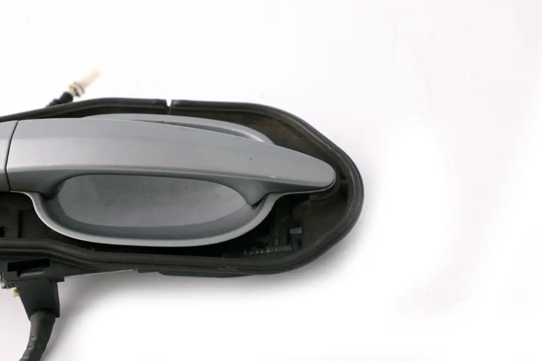 Complete Front Left Grab Handle N/S Silbergrau Grey to BMW 5 Series E60 E61 LCI with Part number 7034469 BMW 5 Series E60 E61 LCI Complete Front Left Grab Handle N/S Silbergrau Grey - SKU rhd-7034469-SBG - Part number 7034469