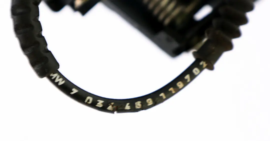 Complete Front Left Grab Handle N/S Tiefgruen Deep Green to BMW 5 Series E60 E61 with Part number 7034469 BMW 5 Series E60 E61 Complete Front Left Grab Handle N/S Tiefgruen Deep Green - SKU rhd-7034469-TG - Part number 7034469