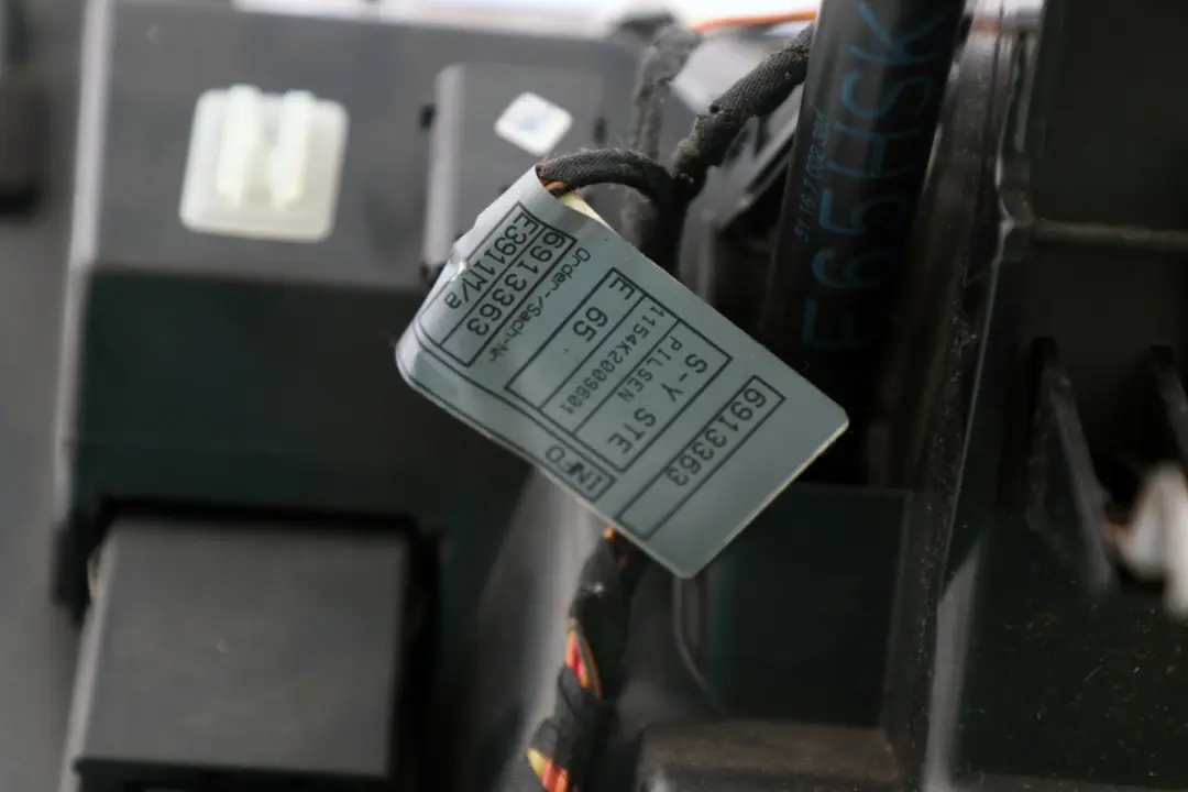 Glove Box Storage Vinyl Black to BMW 7 Series E65 E66 with Part number 7036460 BMW 7 Series E65 E66 Glove Box Storage Vinyl Black - SKU rhd-7036460 - Part number 7036460