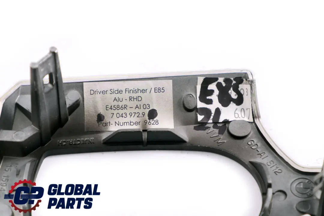 Decor Trim Strip Cover Dashboard Aluminium Right O/S to BMW Z4 Series E85 with Part number 7043972 BMW Z4 Series E85 Decor Trim Strip Cover Dashboard Aluminium Right O/S - SKU rhd-7043972 - Part number 7043972