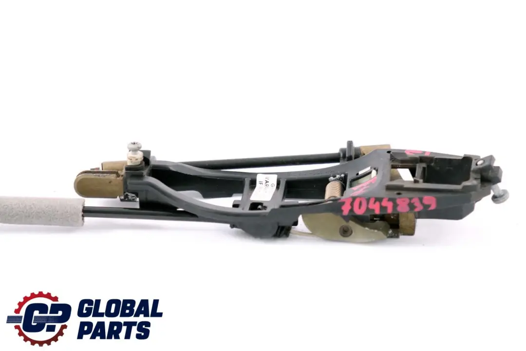 Carrier Outside Door Handle Front Left N/S 8253453 to BMW 3 Series E46 with Part number 7044839 BMW 3 Series E46 Carrier Outside Door Handle Front Left N/S 8253453 - SKU rhd-7044839 - Part number 7044839