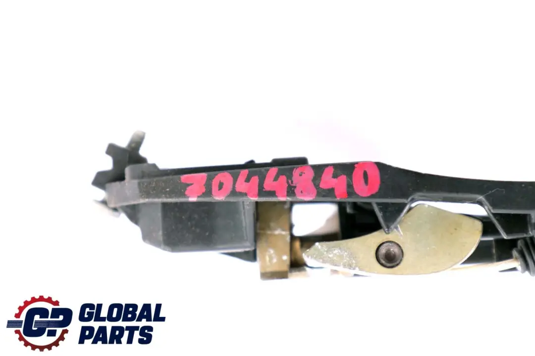 Carrier Outside Door Handle Front Right O/S 8253454 to BMW 3 Series E46 with Part number 7044840 BMW 3 Series E46 Carrier Outside Door Handle Front Right O/S 8253454 - SKU rhd-7044840 - Part number 7044840