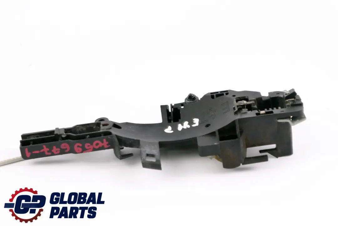 Carrier Outside Front Right Door Grab Handle Bracket O/S to BMW 1 Series 1 E81 E87 with Part number 7059677 BMW 1 Series 1 E81 E87 Carrier Outside Front Right Door Grab Handle Bracket O/S - SKU rhd-7059677-1 - Part number 7059677