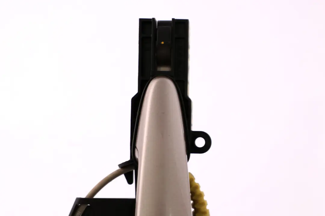 Front Right Door Grab Handle O/S Kaschmirsilber Silver A72 to BMW 1 Series E81 E87 with Part number 7059677 BMW 1 Series E81 E87 Front Right Door Grab Handle O/S Kaschmirsilber Silver A72 - SKU rhd-7059677-KAS - Part number 7059677