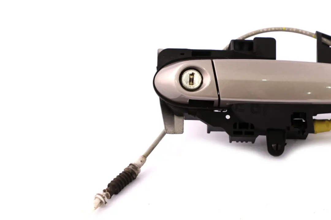 Front Right Door Grab Handle O/S Kaschmirsilber Silver A72 to BMW 1 Series E81 E87 with Part number 7059677 BMW 1 Series E81 E87 Front Right Door Grab Handle O/S Kaschmirsilber Silver A72 - SKU rhd-7059677-KAS - Part number 7059677