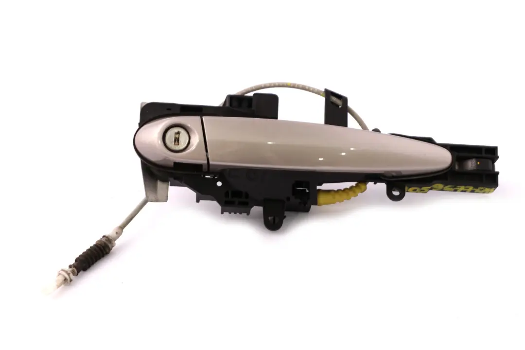 Front Right Door Grab Handle O/S Kaschmirsilber Silver A72 to BMW 1 Series E81 E87 with Part number 7059677 BMW 1 Series E81 E87 Front Right Door Grab Handle O/S Kaschmirsilber Silver A72 - SKU rhd-7059677-KAS - Part number 7059677