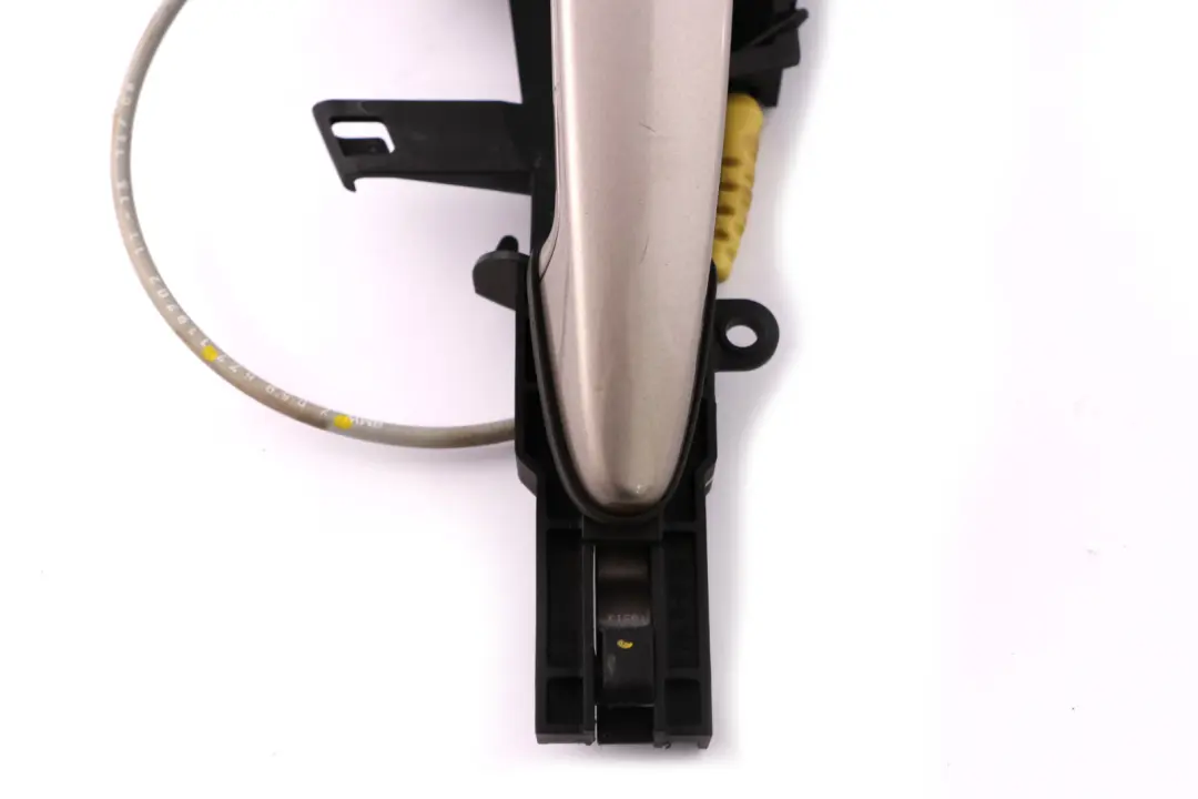 Front Left Door Grab Handle N/S Kaschmirsilber Silver to BMW 1 Series 1 E81 E87 with Part number 7059677 BMW 1 Series 1 E81 E87 Front Left Door Grab Handle N/S Kaschmirsilber Silver - SKU rhd-7059677-KAS1 - Part number 7059677