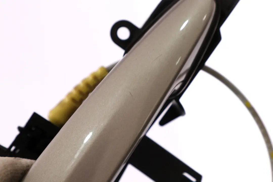 Front Left Door Grab Handle N/S Kaschmirsilber Silver to BMW 1 Series 1 E81 E87 with Part number 7059677 BMW 1 Series 1 E81 E87 Front Left Door Grab Handle N/S Kaschmirsilber Silver - SKU rhd-7059677-KAS1 - Part number 7059677