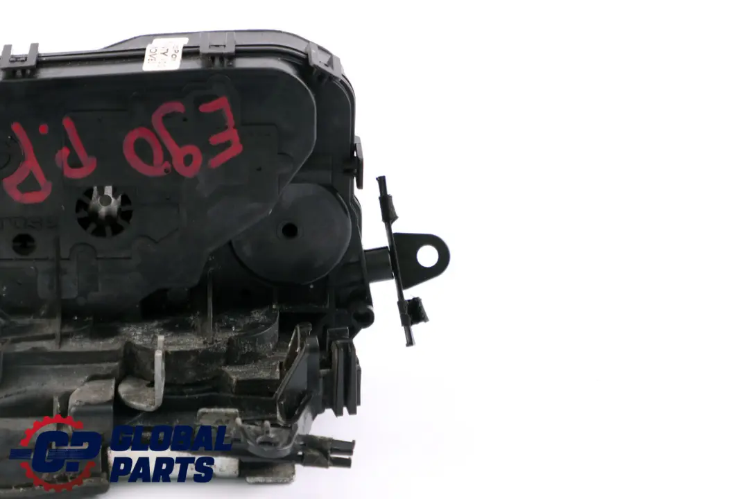 Zamek Drzwi Prawy Przód do BMW E60 E87 E90 o numerze 7059968 BMW E60 E87 E90 Zamek Drzwi Prawy Przód - SKU RHD-7059968 - Numer Części 7059968