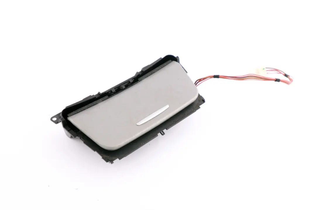 Cenicero Consola Central Decoración Titanio Mate para BMW Serie 1 E87 con número de pieza 7078571 BMW Serie 1 E87 Cenicero Consola Central Decoración Titanio Mate - SKU 7078571-32 - Número de pieza 7078571