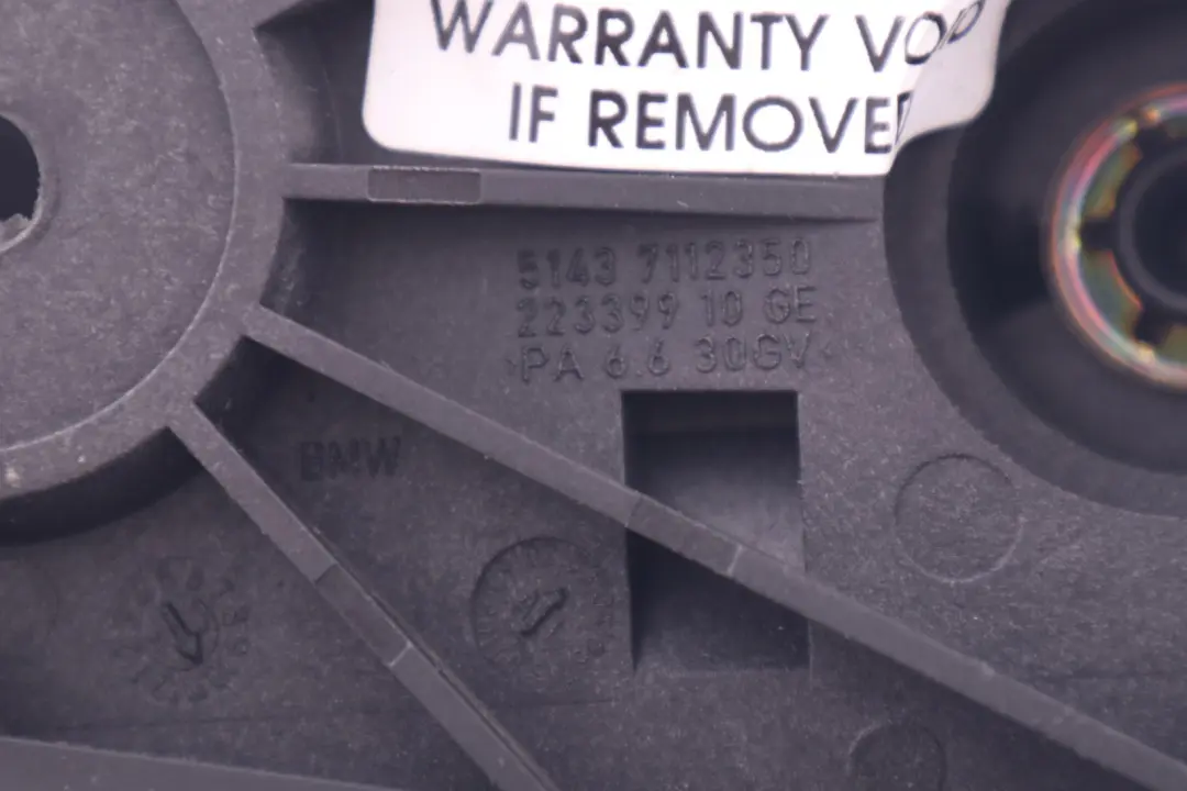 Lever For Engine Hood Mechanism Black 7112350 to BMW E63 E64 with Part number 9143461 BMW E63 E64 Lever For Engine Hood Mechanism Black 7112350 - SKU RHD-7112350 - Part number 9143461