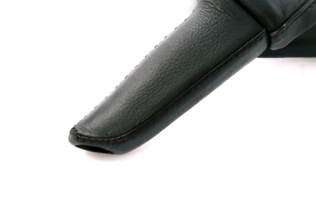 Handbrake Lever Cover Schwarz Black to BMW Z4 Series E85 E86 with Part number 7114362 BMW Z4 Series E85 E86 Handbrake Lever Cover Schwarz Black - SKU rhd-7114362 - Part number 7114362