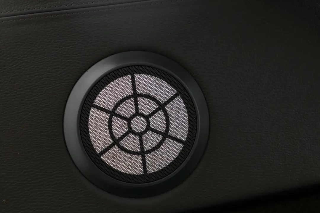 Front Right O/S Door Card Leather Trim Panel Black to BMW 6 Series E63 E64 with Part number 7115504 BMW 6 Series E63 E64 Front Right O/S Door Card Leather Trim Panel Black - SKU rhd-7115504 - Part number 7115504