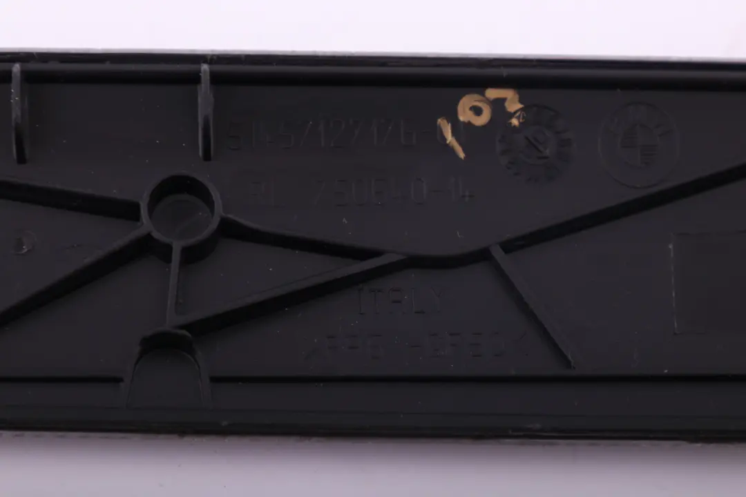 I-panel Kodiak Silver Trim Strip Left N/S to BMW 1 Series 1 E87 Cover with Part number 7127176 BMW 1 Series 1 E87 Cover I-panel Kodiak Silver Trim Strip Left N/S - SKU rhd-7127176-1 - Part number 7127176