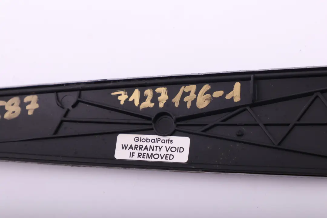 I-panel Kodiak Silver Trim Strip Left N/S to BMW 1 Series 1 E87 Cover with Part number 7127176 BMW 1 Series 1 E87 Cover I-panel Kodiak Silver Trim Strip Left N/S - SKU rhd-7127176-1 - Part number 7127176