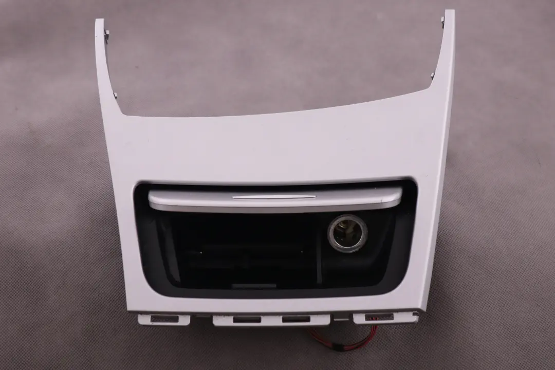 Ashtray Finisher Tray Front Decor Light Titan 7078571 to BMW 1 Series 3 E81 E87 with Part number 7129142 BMW 1 Series 3 E81 E87 Ashtray Finisher Tray Front Decor Light Titan 7078571 - SKU rhd-7129142-3 - Part number 7129142