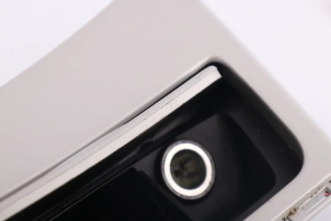 Ashtray Finisher Tray Front Decor Silver 7078571 to BMW 1 Series 9 E81 E87 with Part number 7129142 BMW 1 Series 9 E81 E87 Ashtray Finisher Tray Front Decor Silver 7078571 - SKU rhd-7129142-9 - Part number 7129142