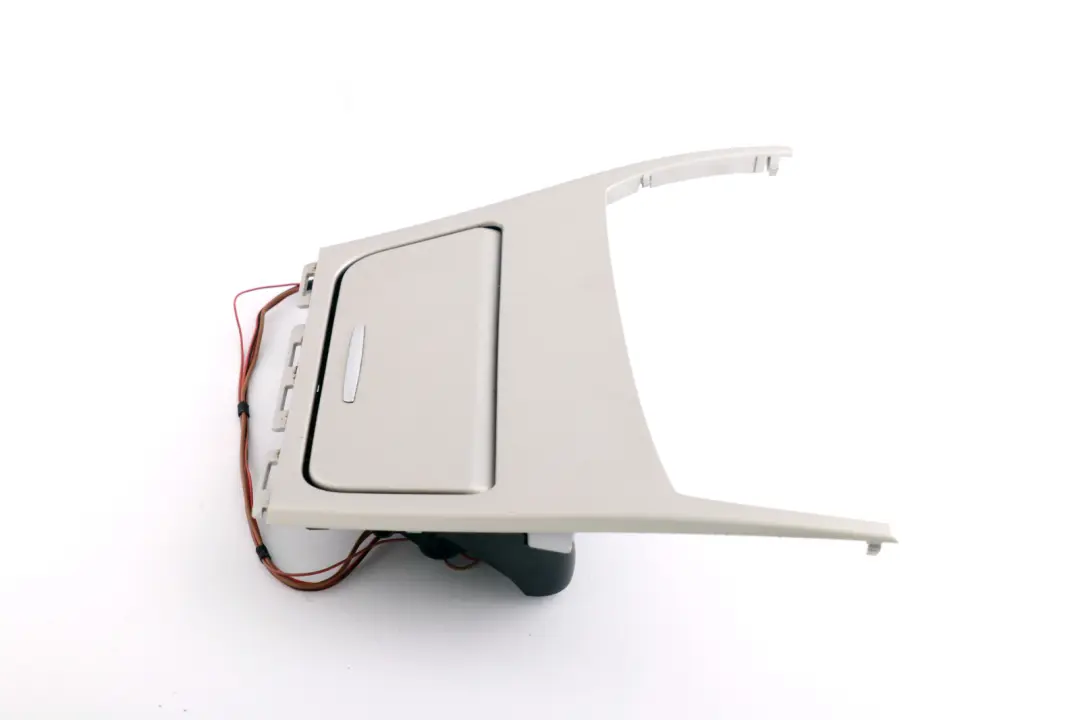 Ashtray Finisher Tray Front Decor Silver 7078571 to BMW 1 Series 9 E81 E87 with Part number 7129142 BMW 1 Series 9 E81 E87 Ashtray Finisher Tray Front Decor Silver 7078571 - SKU rhd-7129142-9 - Part number 7129142