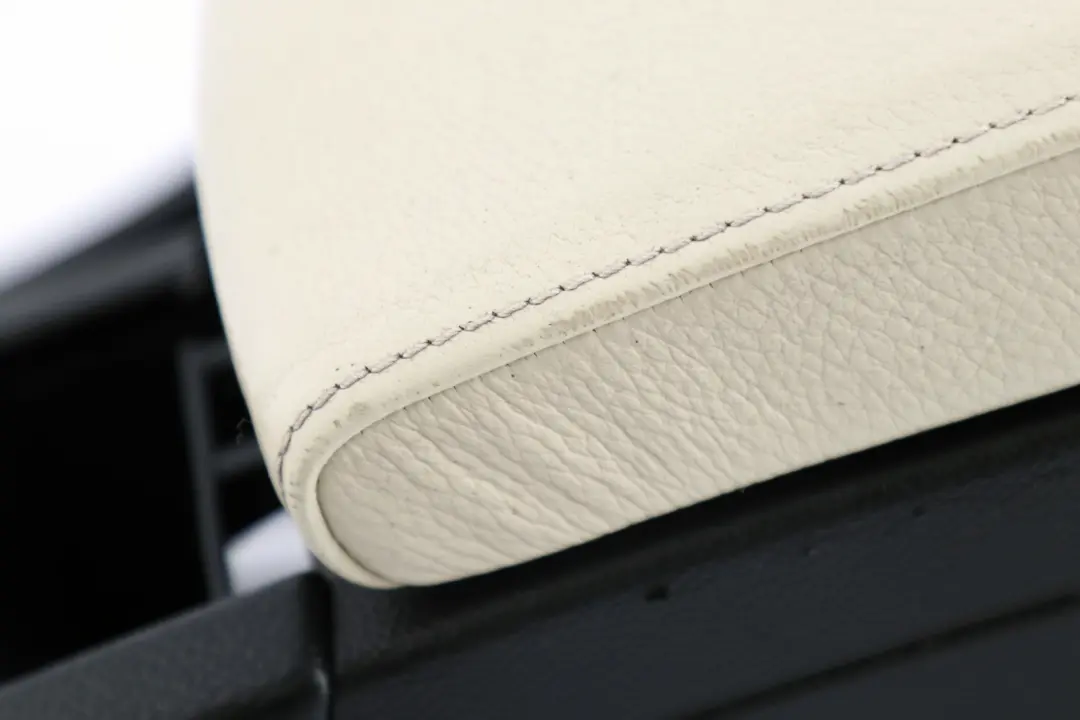 Centre Console Armrest Black Lemon to BMW 3 Series E90 E91 with Part number 7130692 BMW 3 Series E90 E91 Centre Console Armrest Black Lemon - SKU rhd-7130692-6 - Part number 7130692