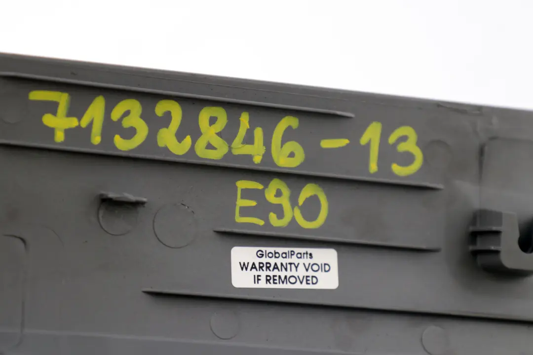 Decorative Dashboard Strip Titan 90 Silver to BMW 3 Series 13 E90 E91 with Part number 7132846 BMW 3 Series 13 E90 E91 Decorative Dashboard Strip Titan 90 Silver - SKU rhd-7132846-13 - Part number 7132846