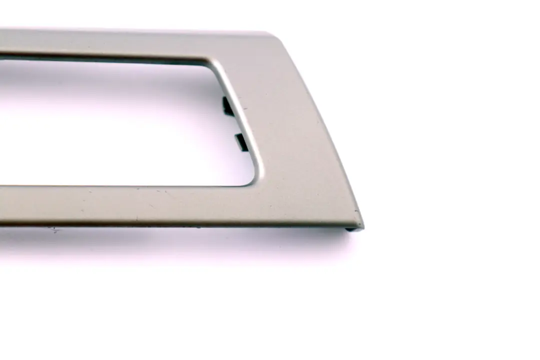 Decorative Trim Cover Dashboard Right O/S Titan 90 Silver to BMW 3 Series E90 E91 with Part number 7132848 BMW 3 Series E90 E91 Decorative Trim Cover Dashboard Right O/S Titan 90 Silver - SKU rhd-7132848-4 - Part number 7132848