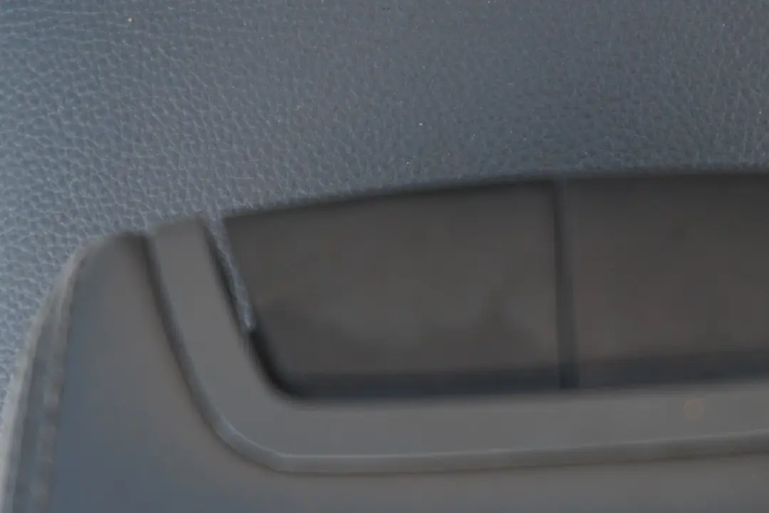 Centre Console Armrest Part Basaltgrau Grey to BMW 6 Series E63 E64 with Part number 7145204 BMW 6 Series E63 E64 Centre Console Armrest Part Basaltgrau Grey - SKU rhd-7145204 - Part number 7145204