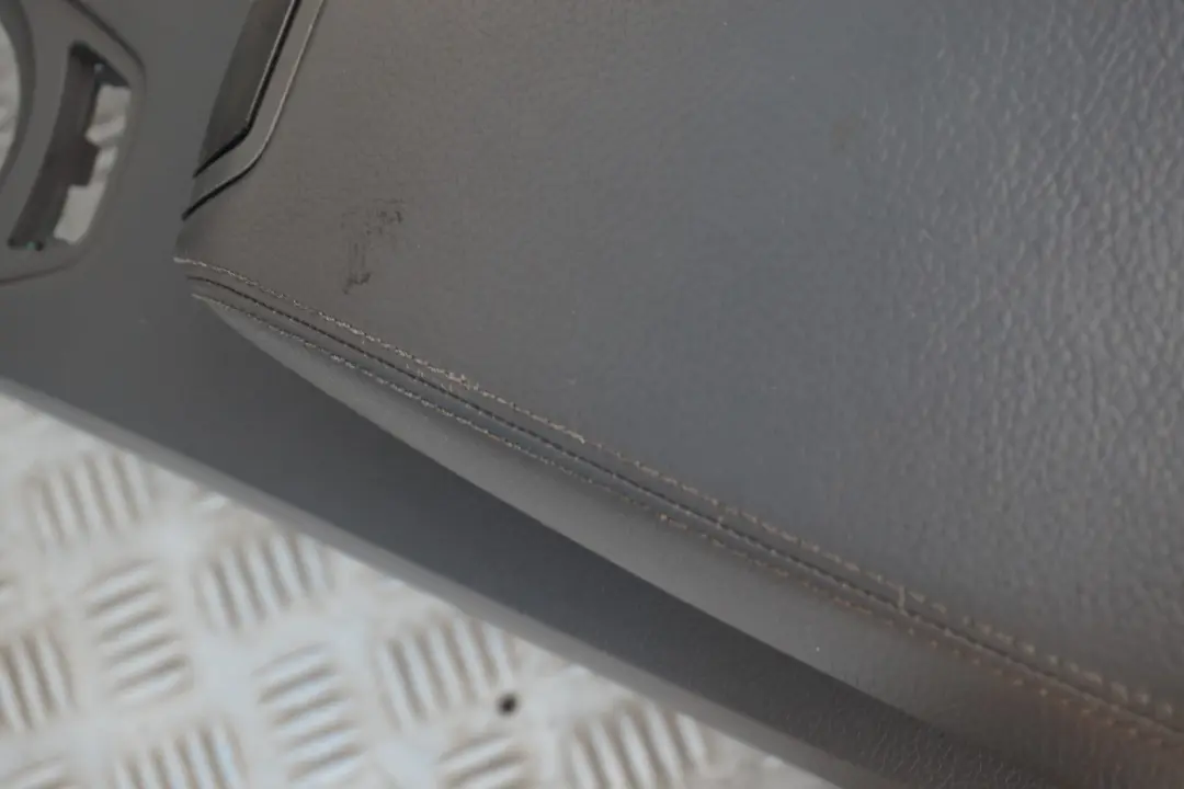 Centre Console Armrest Part Basaltgrau Grey to BMW 6 Series E63 E64 with Part number 7145204 BMW 6 Series E63 E64 Centre Console Armrest Part Basaltgrau Grey - SKU rhd-7145204 - Part number 7145204