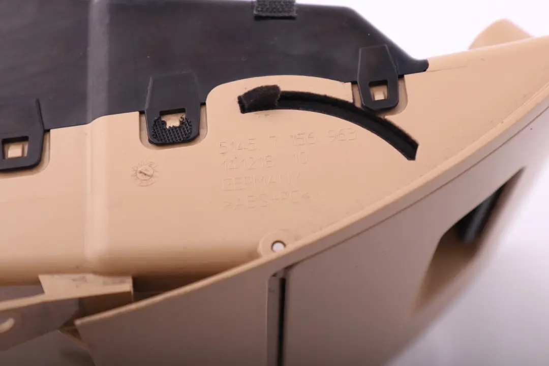 Hingen Storage Compartmen In Dashboard Beige to BMW 5 Series 8 E60 E61 LCI with Part number 7156963 BMW 5 Series 8 E60 E61 LCI Hingen Storage Compartmen In Dashboard Beige - SKU rhd-7156963-8 - Part number 7156963