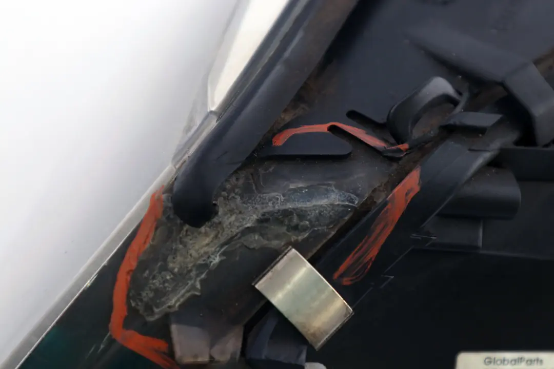 Headlight Headlamp Lamp Bi-Xenon Right O/S to BMW 5 Series E60 E61 with Part number 7165570 BMW 5 Series E60 E61 Headlight Headlamp Lamp Bi-Xenon Right O/S - SKU rhd-7165570 - Part number 7165570