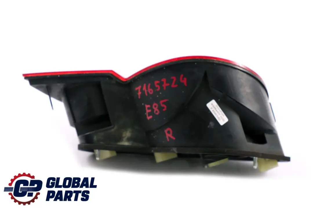 Tail Light Lamp Right Rear O/S to BMW Z4 Series E85 Roadster Rear with Part number 7165724 BMW Z4 Series E85 Roadster Rear Tail Light Lamp Right Rear O/S - SKU rhd-7165724 - Part number 7165724