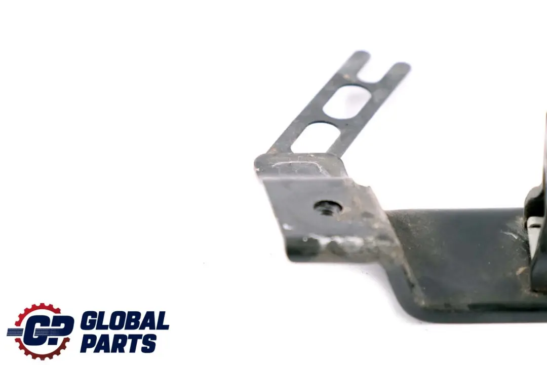 Holder Mount Windscreen Wiper to BMW X5 X6 Series E70 E71 with Part number 7174998 BMW X5 X6 Series E70 E71 Holder Mount Windscreen Wiper - SKU rhd-7174998 - Part number 7174998