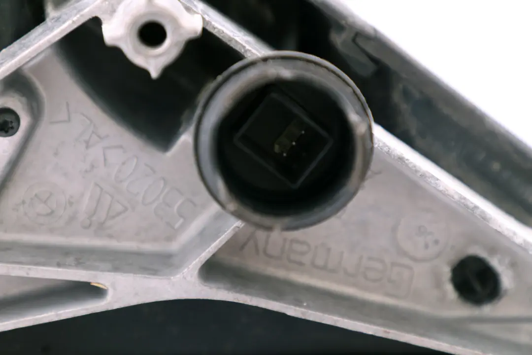 Wing Mirror Base Support Right O/S Driver Side 3 Pins to BMW 1 Series E87 with Part number 7189852 BMW 1 Series E87 Wing Mirror Base Support Right O/S Driver Side 3 Pins - SKU rhd-7189852-3PIN - Part number 7189852