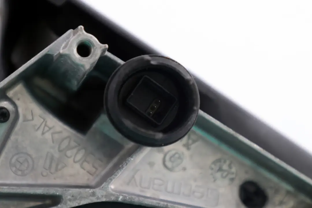 Outside Heated Power Fold Right Base Wing Mirror O/S to BMW 1 Series E87 E87N LCI with Part number 7189870 BMW 1 Series E87 E87N LCI Outside Heated Power Fold Right Base Wing Mirror O/S - SKU rhd-7189870 - Part number 7189870