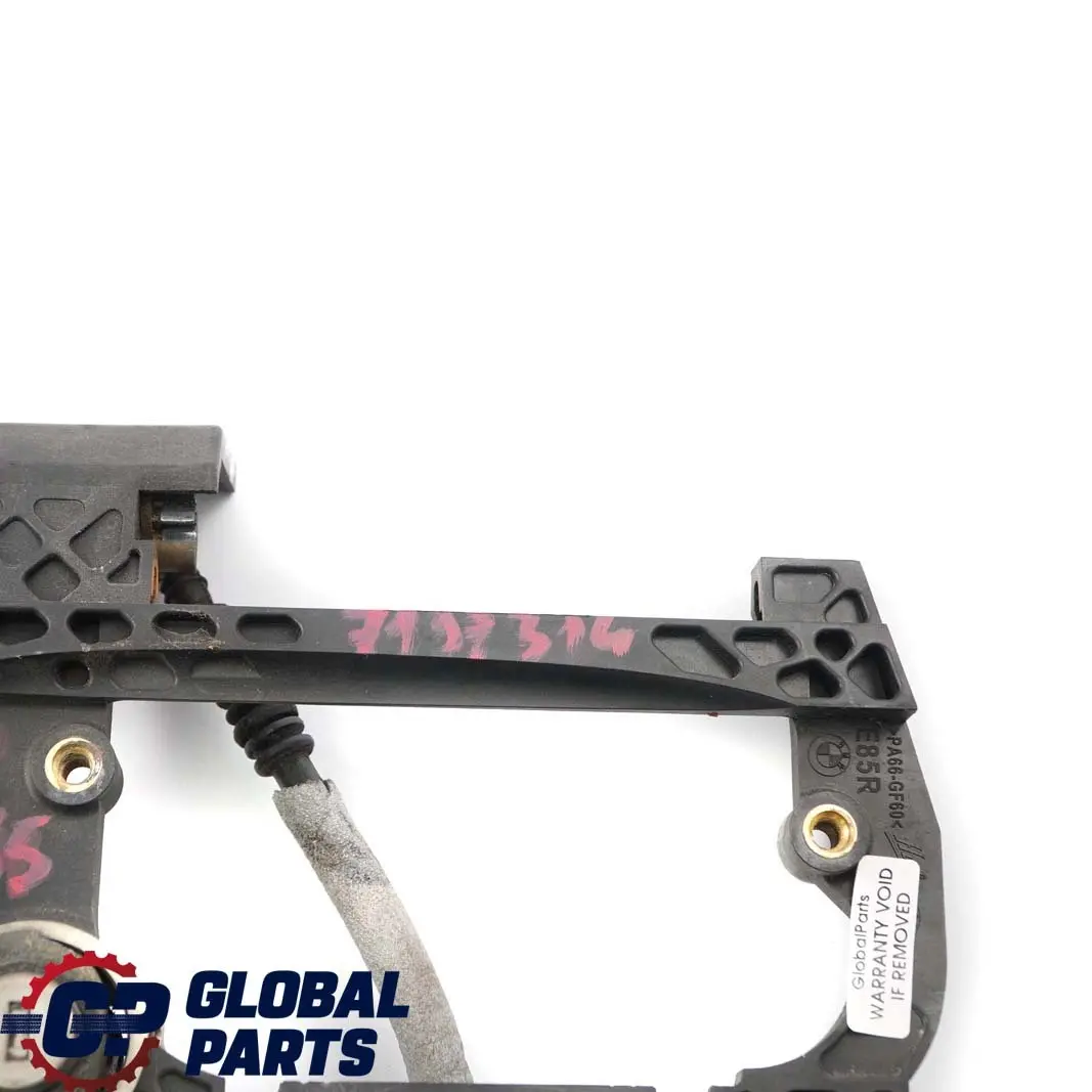 Carrier Outside Door Handle Right O/S Driver's Side to BMW Z4 Series E85 with Part number 7197314 BMW Z4 Series E85 Carrier Outside Door Handle Right O/S Driver's Side - SKU rhd-7197314 - Part number 7197314