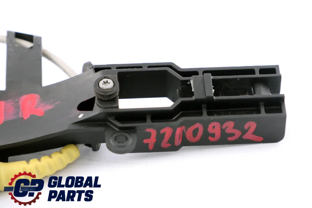 Outside Front Right O/S Door Grab Handle Carrier to BMW 1 Series E81 E82 E87 with Part number 7200932 BMW 1 Series E81 E82 E87 Outside Front Right O/S Door Grab Handle Carrier - SKU rhd-7200932 - Part number 7200932