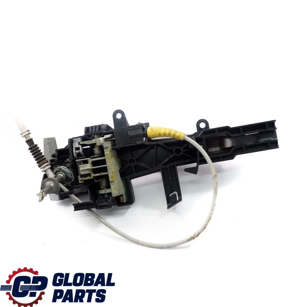 Front Right Grab Handle O/S Kaschmirsilber Cashmere Silver A72 to BMW 1 Series E88 with Part number 7207560 BMW 1 Series E88 Front Right Grab Handle O/S Kaschmirsilber Cashmere Silver A72 - SKU rhd-7207560-KAS - Part number 7207560