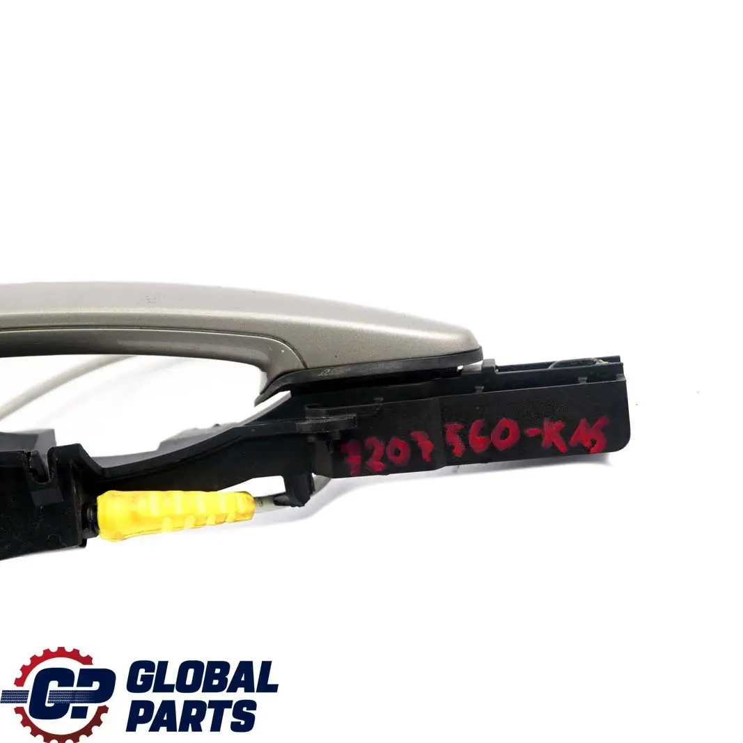 Front Right Grab Handle O/S Kaschmirsilber Cashmere Silver A72 to BMW 1 Series E88 with Part number 7207560 BMW 1 Series E88 Front Right Grab Handle O/S Kaschmirsilber Cashmere Silver A72 - SKU rhd-7207560-KAS - Part number 7207560