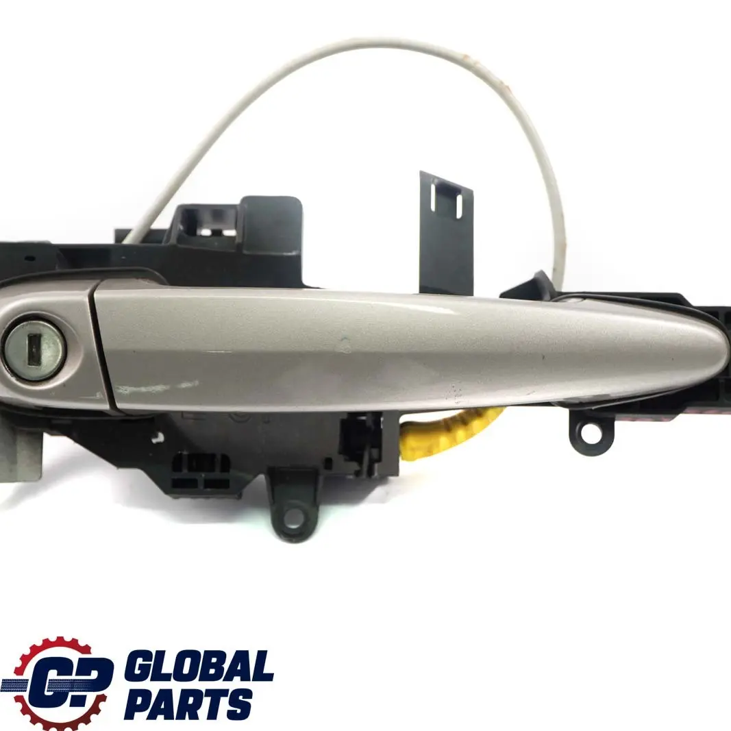 Front Right Grab Handle O/S Kaschmirsilber Cashmere Silver A72 to BMW 1 Series E88 with Part number 7207560 BMW 1 Series E88 Front Right Grab Handle O/S Kaschmirsilber Cashmere Silver A72 - SKU rhd-7207560-KAS - Part number 7207560