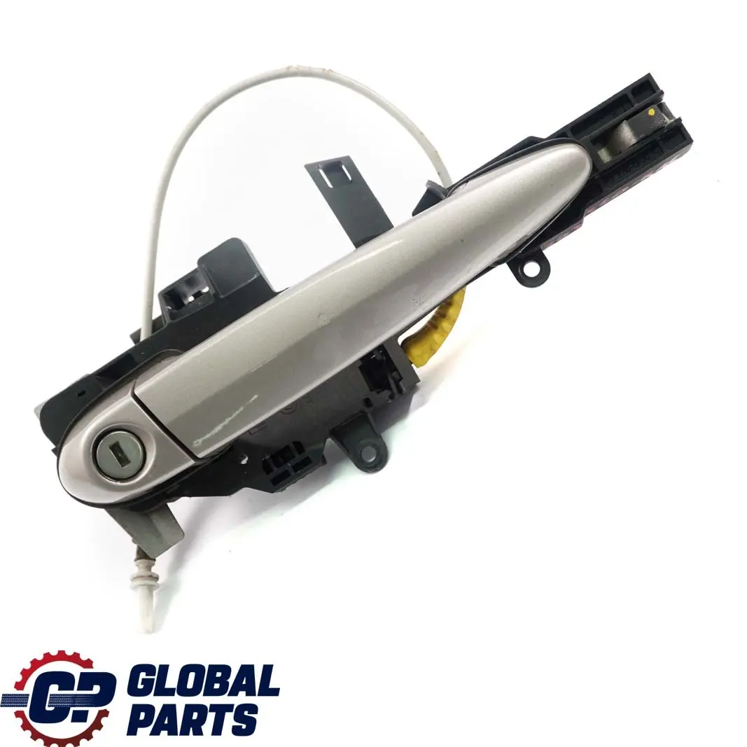 Front Right Grab Handle O/S Kaschmirsilber Cashmere Silver A72 to BMW 1 Series E88 with Part number 7207560 BMW 1 Series E88 Front Right Grab Handle O/S Kaschmirsilber Cashmere Silver A72 - SKU rhd-7207560-KAS - Part number 7207560