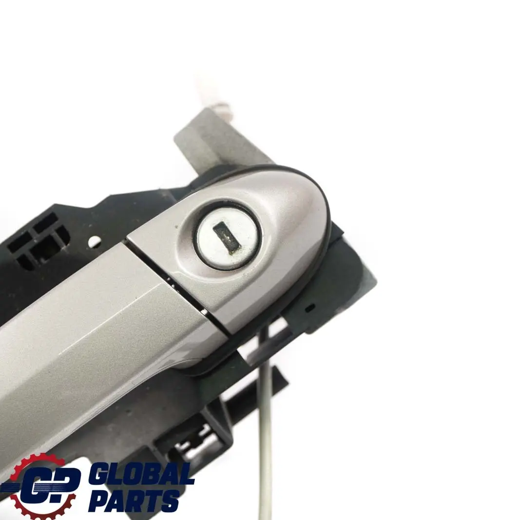 Front Right Grab Handle O/S Kaschmirsilber Cashmere Silver A72 to BMW 1 Series E88 with Part number 7207560 BMW 1 Series E88 Front Right Grab Handle O/S Kaschmirsilber Cashmere Silver A72 - SKU rhd-7207560-KAS - Part number 7207560