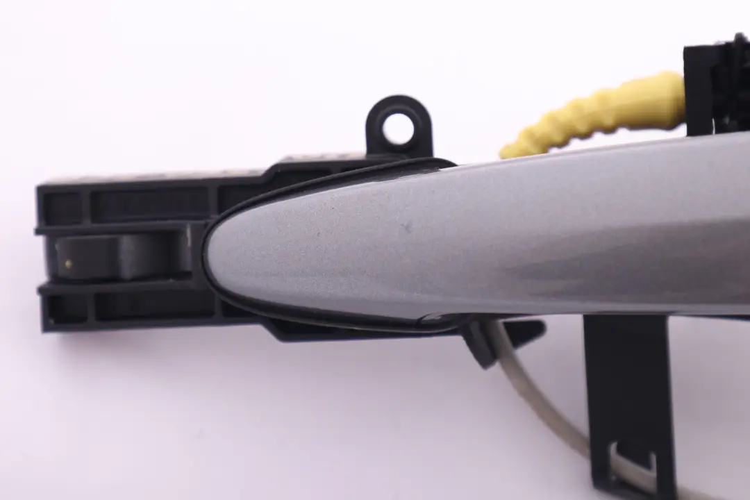 Complete Front Right Grab Handle O/S Spacegrau Grey to BMW 1 Series E88 with Part number 0392530 BMW 1 Series E88 Complete Front Right Grab Handle O/S Spacegrau Grey - SKU rhd-7207560-SCG - Part number 0392530